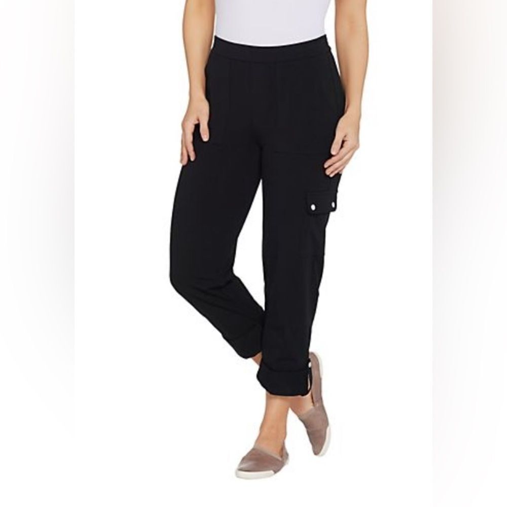 Susan Graver Premium Stretch Black Women's Crop Pants w/ button detail- EUC